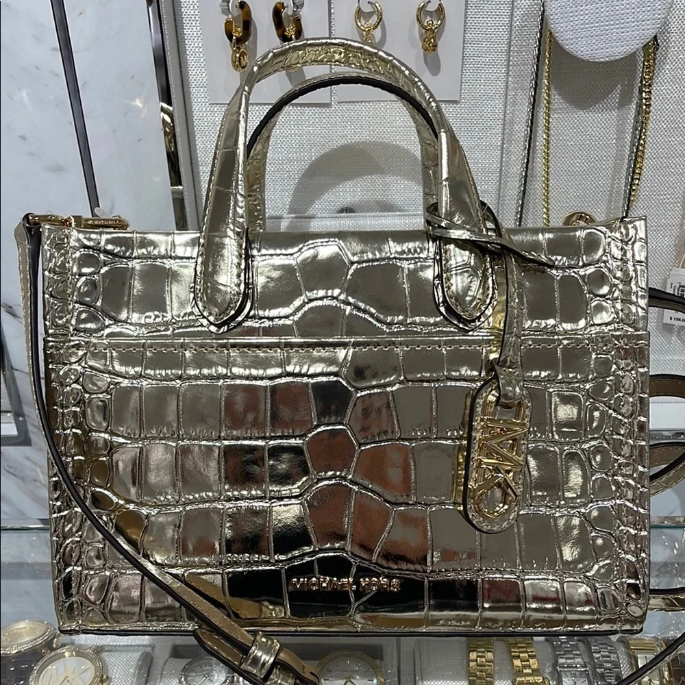 Michael Kors Gigi Small Metallic Crocodile Embossed Leather Messenger Pale Gold